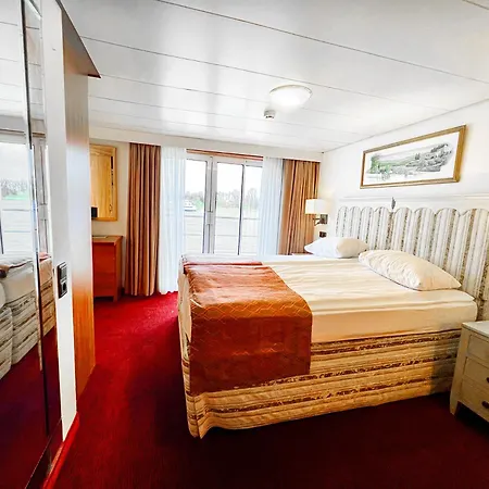 River Altstadt-sued 4*