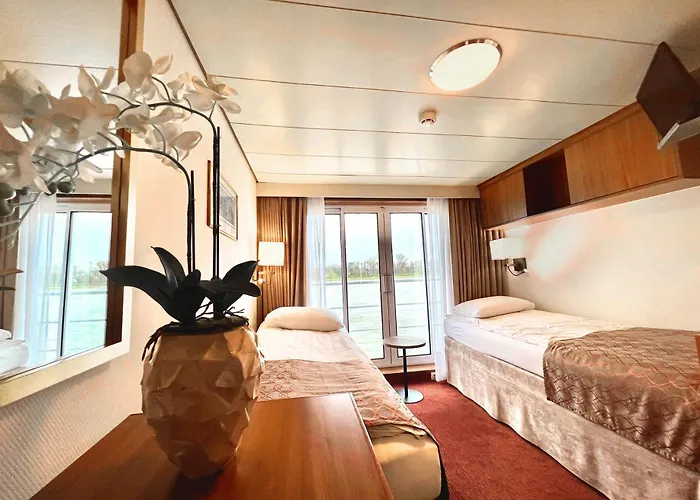 River Altstadt-sued 4*