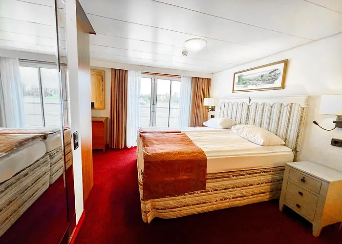 River Altstadt-sued 4*